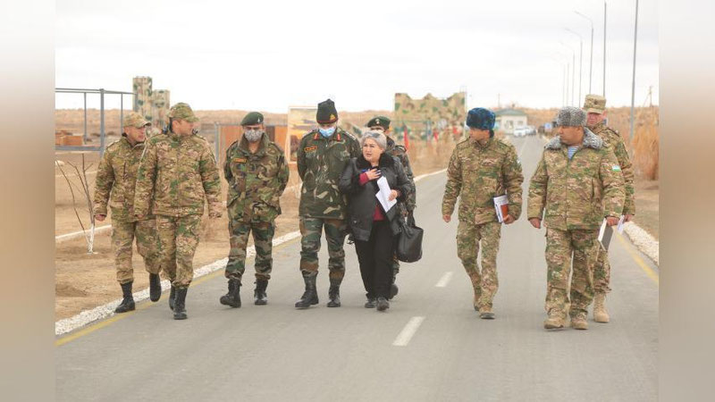 'Хоразмдаги “Янгиариқ” полигонига Ҳиндистон ҳарбий делегацияси ташриф буюрди'ning rasmi