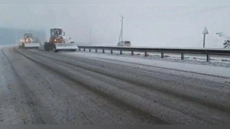 Изрображение 'Снежные заносы прогнозируют на перевале "Камчик" в ближайшие два дня'
