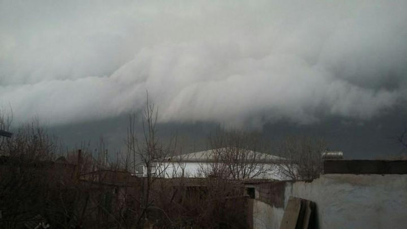 'Туркманистондан чақмоқ-момақалдироқли булутлар оқими кириб келмоқда 'ning rasmi