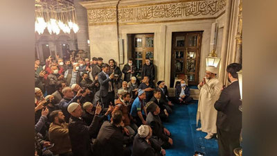 'Муфтий Нуриддин Холиқназаров Истанбулдаги муҳташам ва табаррук жомеъда мавъиза қилди'ning rasmi