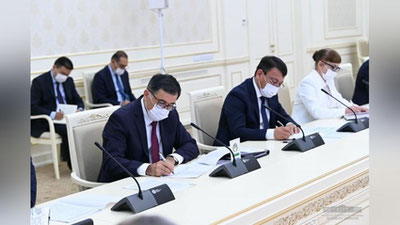 'Президент элчиларни танқид қилди'ning rasmi