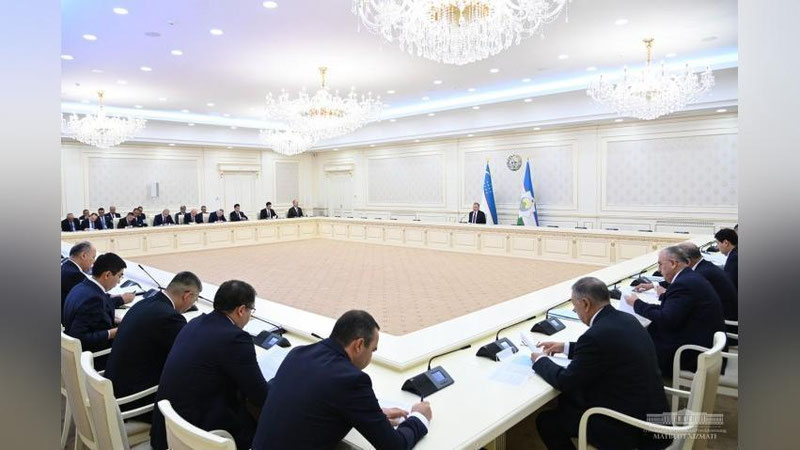 'Bo`sh lavozimga tanlovda ishtirok etish uchun hozirgi kunda talab etilayotgan 16 ta hujjat endi so`ralmaydi'ning rasmi