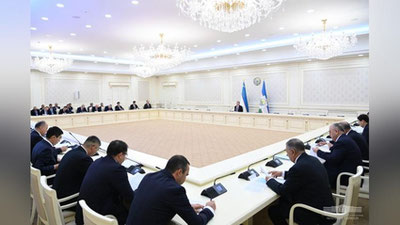 'Bo`sh lavozimga tanlovda ishtirok etish uchun hozirgi kunda talab etilayotgan 16 ta hujjat endi so`ralmaydi'ning rasmi