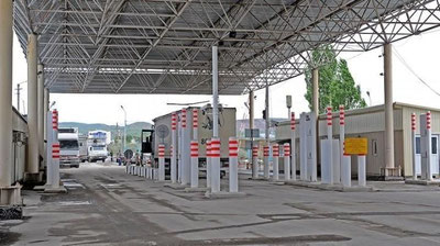 '“Do`stlik” chegara bojxona postida harakat qisqa muddatga to`xtatildi'ning rasmi