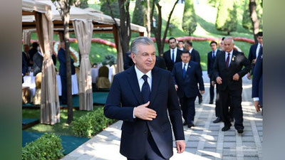 'Bu erga har gal kelib, e`tibor berishimiz bejiz emas – Shavkat Mirziyoev'ning rasmi