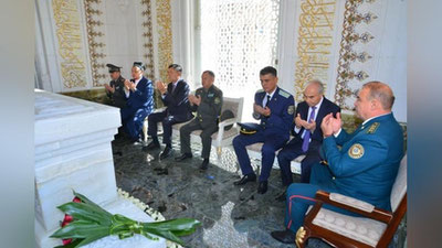 'Samarqandda Islom Karimov xotirasi yod etildi'ning rasmi