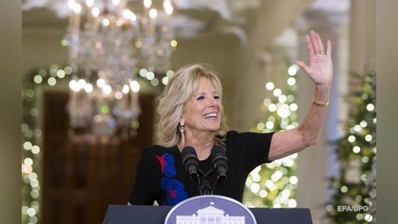 'Baydenning rafiqasi 5 fevralda o`tkaziladigan Gremmi marosimida boshlovchilik qiladi'ning rasmi