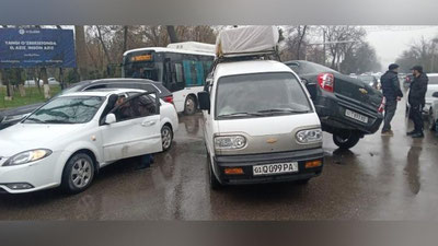 'Toshkentda beshta mashina ishtirokida YTH sodir bo`ldi'ning rasmi