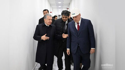 'Prezident Buxorodagi zamonaviy issiqlik elektr stansiyasini borib ko`rdi (foto)'ning rasmi