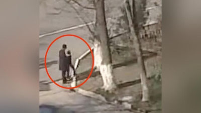 'Toshkentda noma`lum shaxs bolani maktab hududidan sudrab olib ketmoqchi bo`ldi (video)'ning rasmi