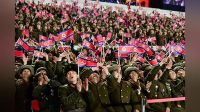'Shimoliy Koreyada bir kunda 800 ming kishi armiyaga yozildi'ning rasmi