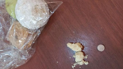 'Қорақалпоғистондаги мактаб ўқувчиларига берилган егулик ичидан таблетка чиққани айтилмоқда'ning rasmi