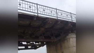 'Наманганда автомобиллар қатновчи кўприк қулаб тушиши мумкинлиги айтилмоқда'ning rasmi