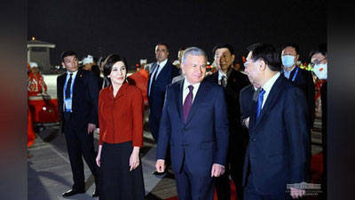 'Президент Хитойга етиб борди (фото)'ning rasmi