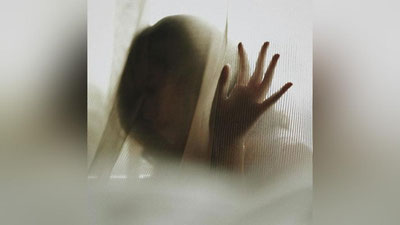 'Xorazmda 61 yoshli o`qituvchi erkak 3-sinfda o`qiydigan ikki nafar qizga tegajog`lik qilgani aytilmoqda'ning rasmi