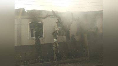 'Toshkent viloyatida uchta bir-biriga tutash uylar yonib ketdi'ning rasmi