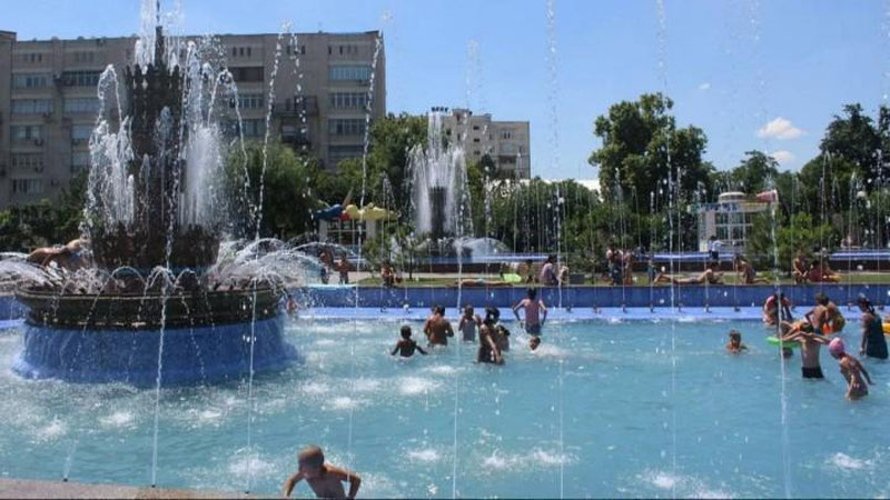 'Bugun ham havo harorati 40° dan yuqori bo`ladi'ning rasmi