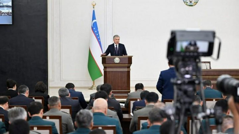 'Prezident bog`chada bolalar bilan uchrashuv o`tkazgan profilaktika inspektorlarini tanqid qildi'ning rasmi