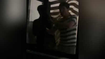 'Andijonda bojxona xodimi fuqaroni urganligi aytilmoqda (video)'ning rasmi