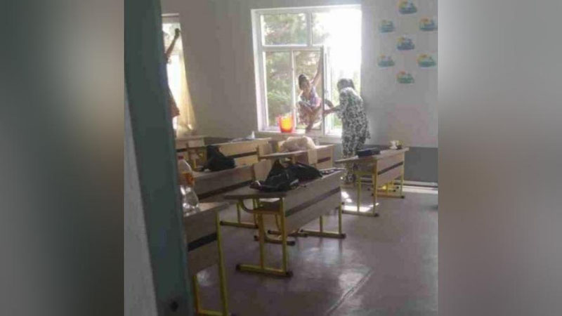 'Qashqadaryoda o`qituvchilarni maktab remontiga jalb qilgan direktor 33 mln so`m jarimaga tortildi'ning rasmi