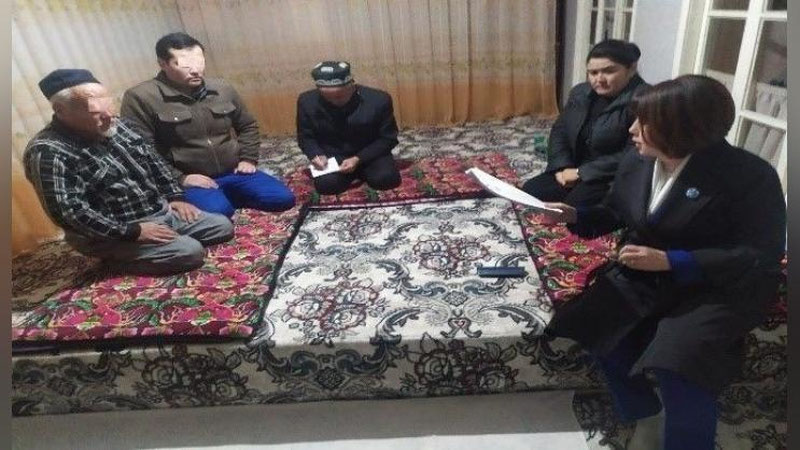 'Andijonda quruvchi nogironligi bor fuqaroga davlat tomonidan berilgan uyni bo`shatib qo`yishni talab qildi'ning rasmi