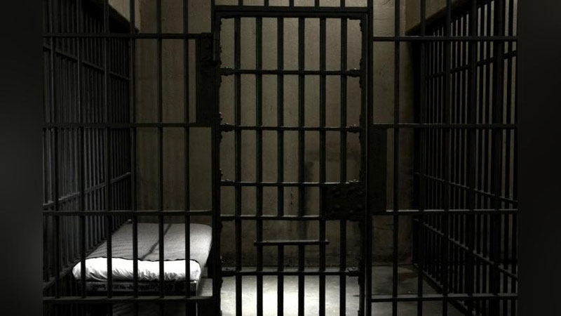 '"Marhumning noodatiy xatti-harakatlari sababli muassasadagi boshqa mahkumlar u bilan bir kamerada o`tirishni istamagan"'ning rasmi