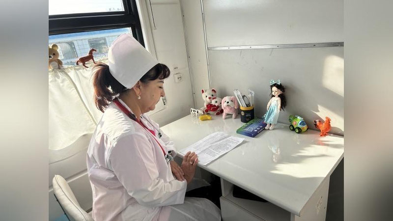 'Ўзбекистоннинг чекка ҳудудларидаги аҳолига пуллик тиббий хизмат  кўрсатадиган “Саломатлик” поезди ҳақида эшитганмисиз? (фото)'ning rasmi