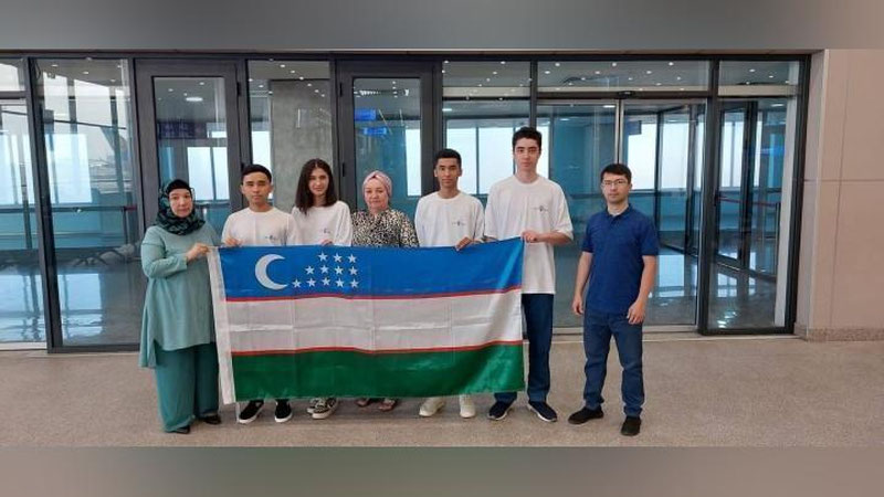 'O`zbekiston terma jamoasi 34-Xalqaro biologiya olimpiadasida ishtirok etish uchun BAAga jo`nab ketdi'ning rasmi