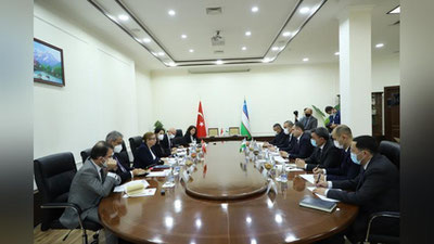 'Davlat bojxona qo`mitasida Turkiya Respublikasi Savdo vaziri  bilan uchrashuv bo`lib o`tdi'ning rasmi