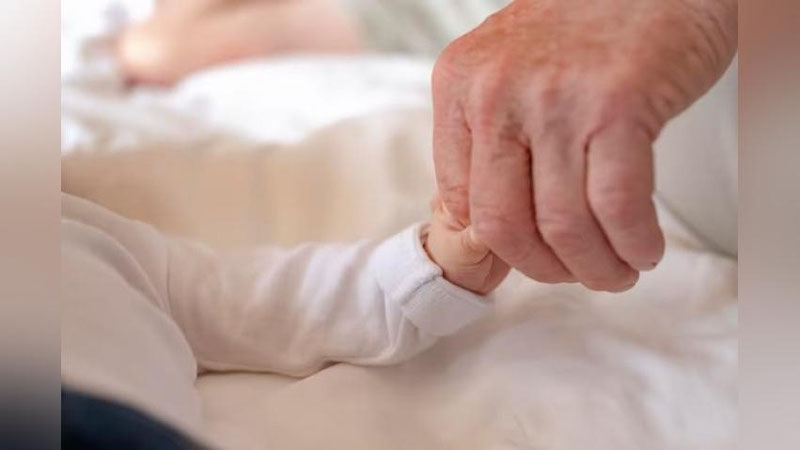 'Qiziq fakt: 2023 yilda 800dan ortiq erkak 60 yoshdan oshib ota bo`ldi'ning rasmi