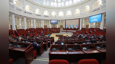 'O`zbekistonda tadbirkorlik sub`ektlarining to`g`ridan-to`g`ri sudga shikoyat  qilishidagi cheklovlar olib tashlanmoqda'ning rasmi