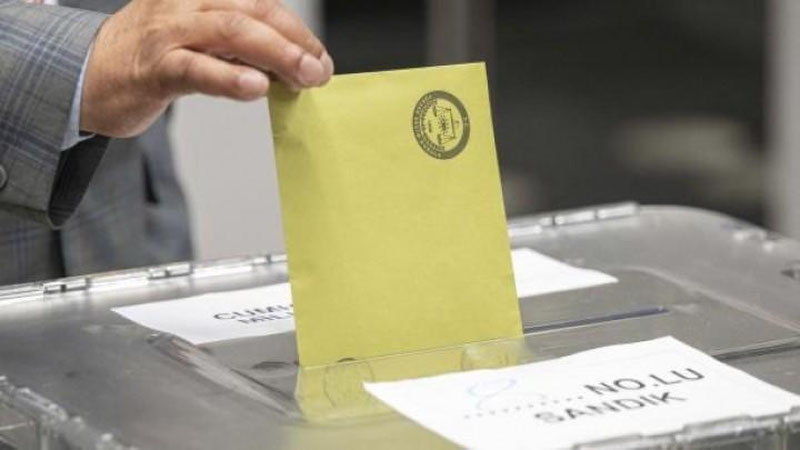 'Turkiyada o`tayotgan saylovlarda uch kishi halok bo`ldi'ning rasmi