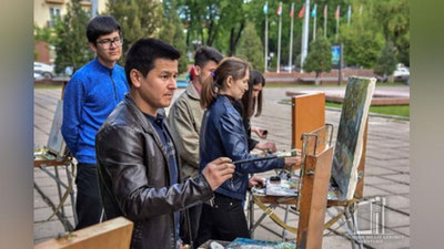 'Россиялик рассом Алексей Дмитриев ижодига оид кўргазма ташкил этилди (фото)'ning rasmi