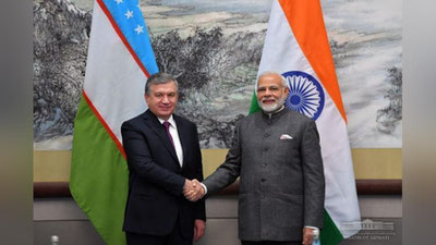 'Shavkat Mirziyoev Narendra Modi bilan uchrashdi 'ning rasmi