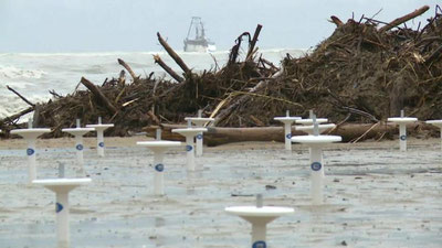 'Rim sohillari chiqindilarga to`ldi (Video) 'ning rasmi