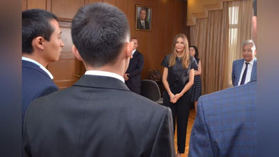 '​ISLOM KARIMOV NOMIDAGI FOND ILK STIPENDIATLARNI ChET EL OLIYGOHLARIGA O`QIShGA JO`NATDI (FOTO)'ning rasmi