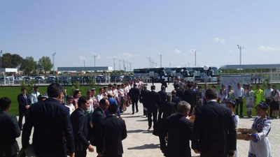 'Uzbekiston respublikasi xukumati azolari, xorijlik mexmonlar va diplomatik korpus vakillari Termiz aeroportiga etib kelishdi (foto)'ning rasmi