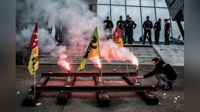 'Францияда темирйўлчилар иш ташлашда давом этишмоқда'ning rasmi