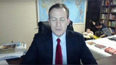 Изрображение 'КОНФУЗ В ПРЯМОМ ЭФИРЕ: ПОЛИТОЛОГУ ПОМЕШАЛИ ДЕТИ (ВИДЕО)'