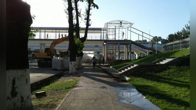 Изрображение 'ИЗ-ЗА СТРОИТЕЛЬСТВА МОСТА РЯД КВАРТАЛОВ НА ЧИЛАНЗАРЕ ОСТАЛИСЬ БЕЗ ВОДЫ'