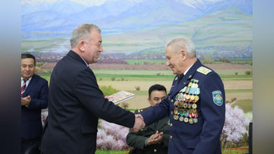 '​Afsonaviy harbiy uchuvchi Aleksandr Xarlamovning 70 yillik yubileyi nishonlandi'ning rasmi