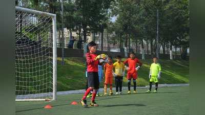 '“Локомотив” ПФК тарбияланувчиси “Футбол дўстлик учун” лойиҳасида Ўзбекистон шарафини ҳимоя қилади 'ning rasmi