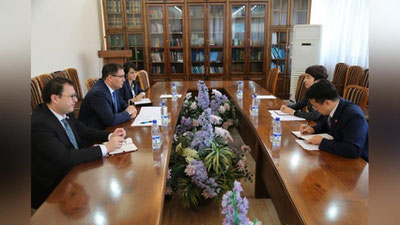 'Adliya vaziri XXRning O`zbekistondagi elchisi Szyan Yan bilan uchrashdi'ning rasmi