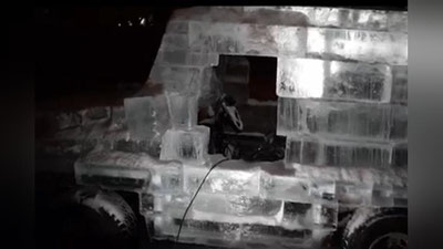 'Новосибирсклик автомобиллар шайдоси муздан Gelandewagen ясади (Видео)'ning rasmi