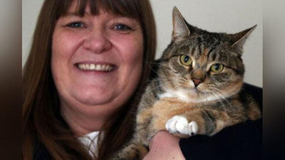 Изрображение 'КОШКА СПАСЛА БРИТАНКУ ОТ РАКА ГРУДИ'