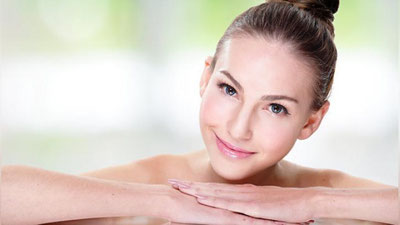 'Дерматологлар юзни ёшартиришнинг энг арзон ва хавфсиз усулини топишди'ning rasmi