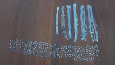 'Zargarlik buyumlarini yashirishga urinish naf bermadi'ning rasmi