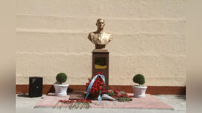 'Halok bo`lgan ofiser sharafiga byust o`rnatildi'ning rasmi