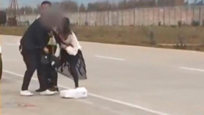 'Эр-хотиннинг жанжали туфайли самолёт парвози 28 дақиқага кечиктирилди (Видео)'ning rasmi