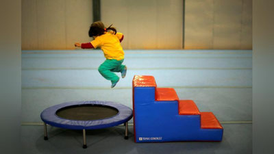 'Daniyalik bolalarga batutda sakrash va qichqirish taqiqlandi'ning rasmi